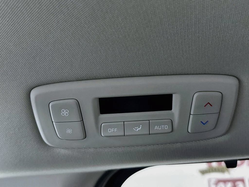 Used 2024 Kia Carnival SX Prestige FWD image 30