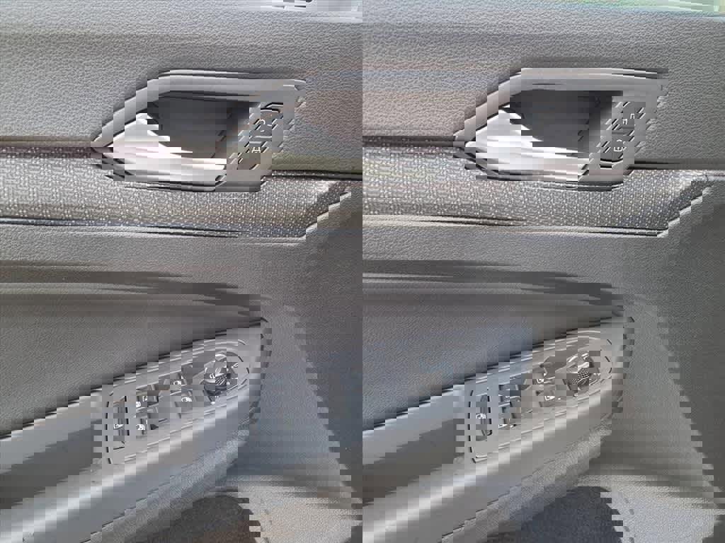 Used 2024 Volkswagen Golf R image 14