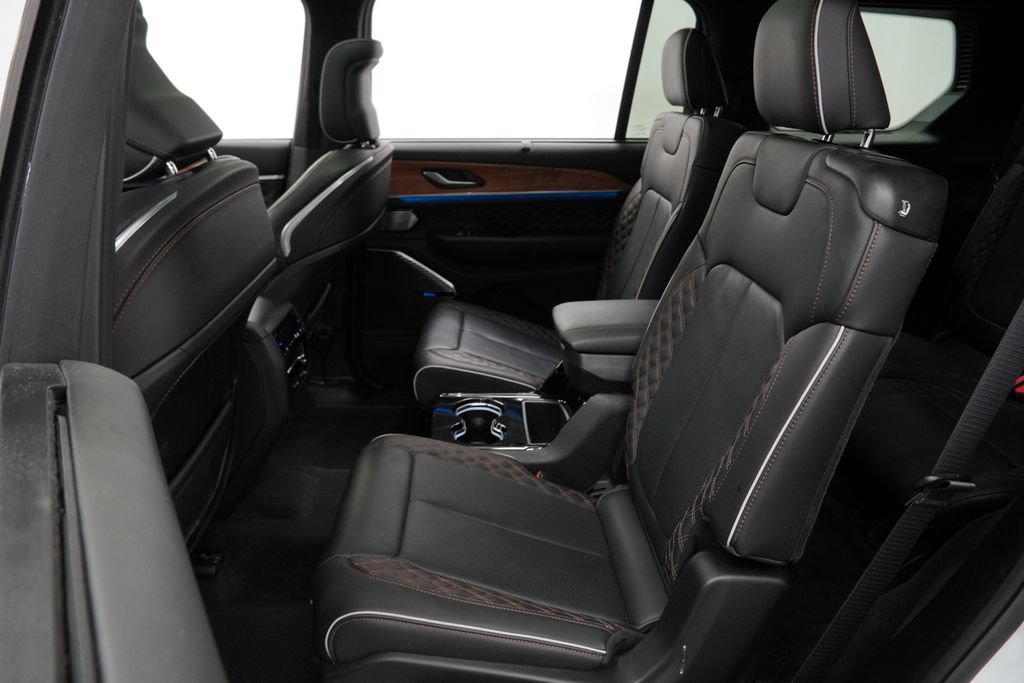 Certified 2025 Jeep Grand Cherokee L Summit AWD/4WD image 21