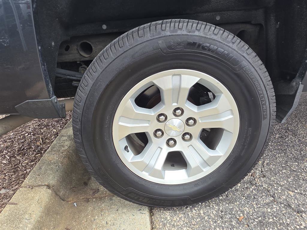 Used 2017 Chevrolet Silverado 1500 LT w/ All Star Edition image 4