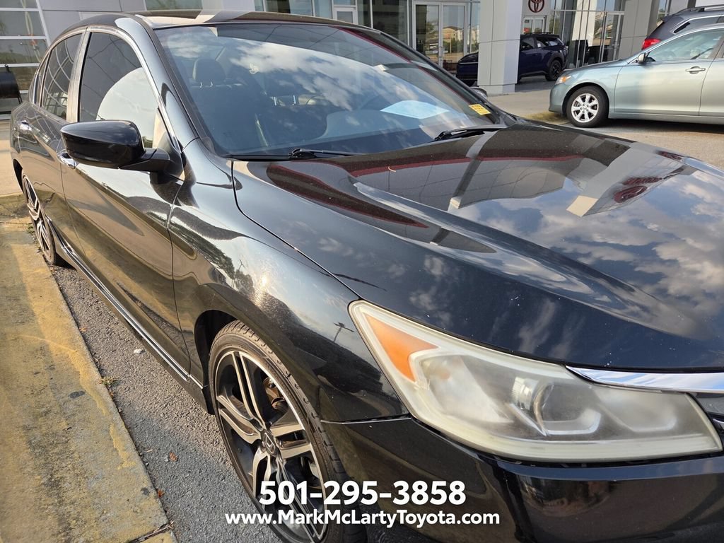 Used 2017 Honda Accord Sport image 4