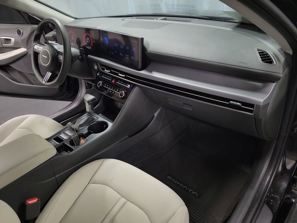 Used 2025 Hyundai Sonata SE FWD image 22