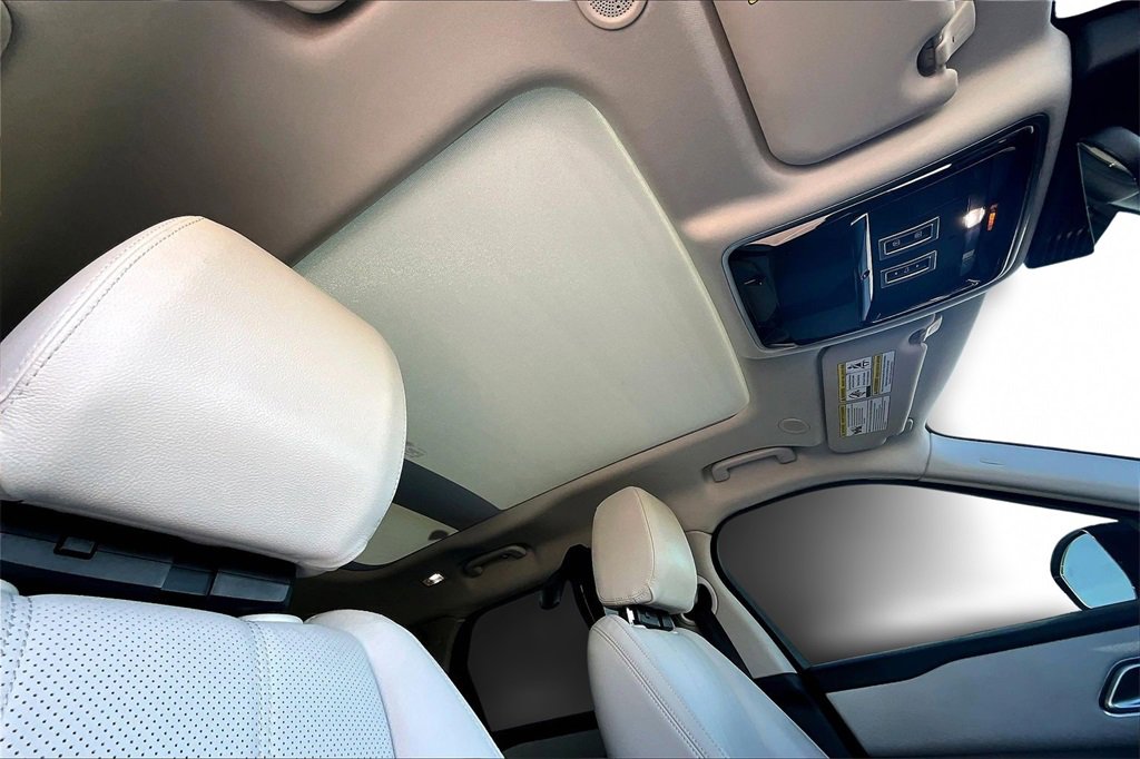 Used 2023 Land Rover Range Rover Velar S image 17