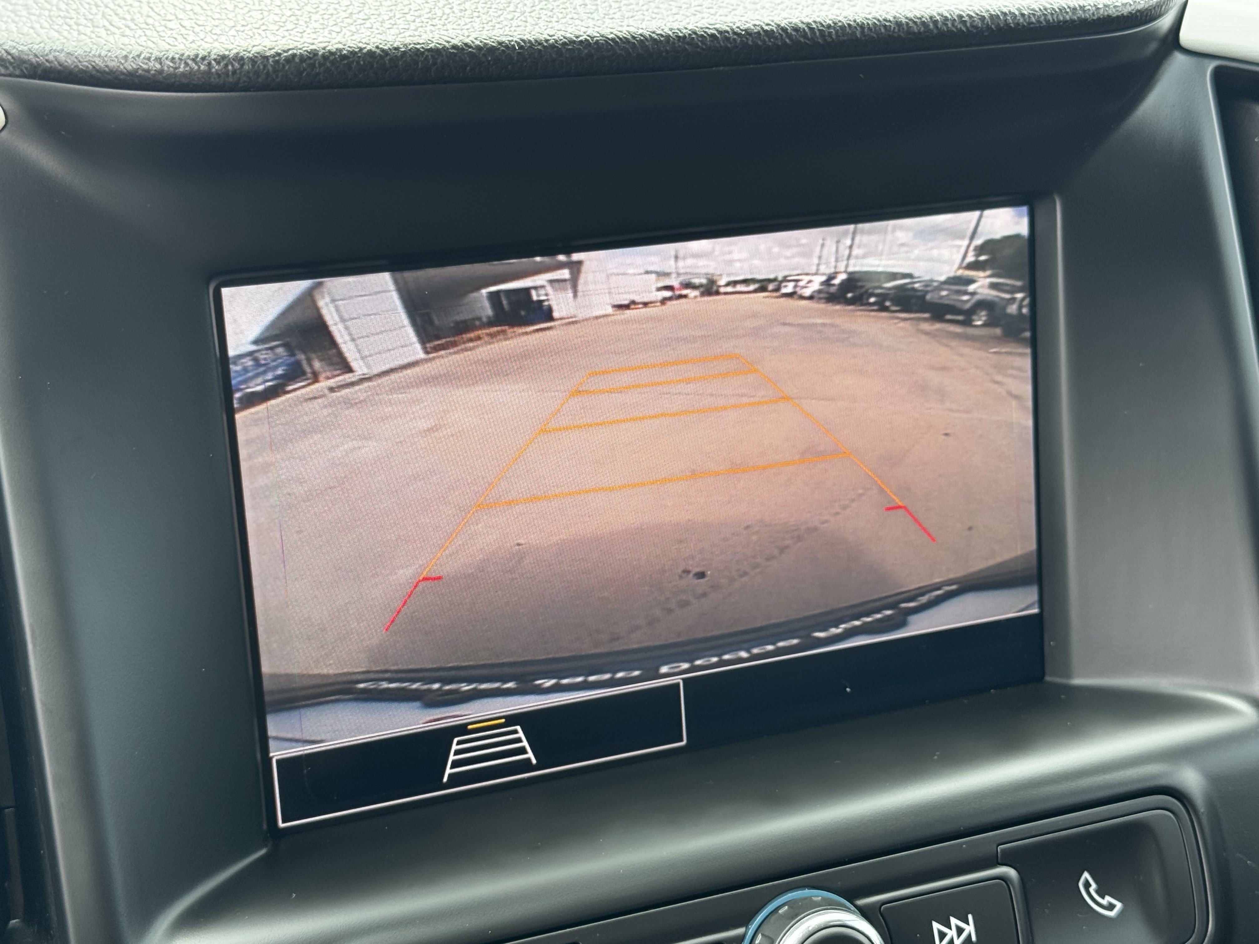 Used 2024 GMC Terrain SLE w/ Driver Convenience Package FWD image 19