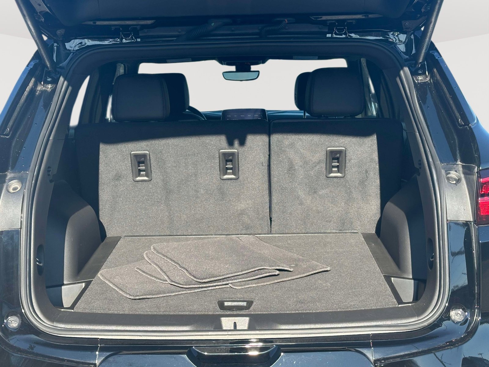 Certified 2025 Chevrolet Blazer RS w/ Driver Confidence II Package image 34