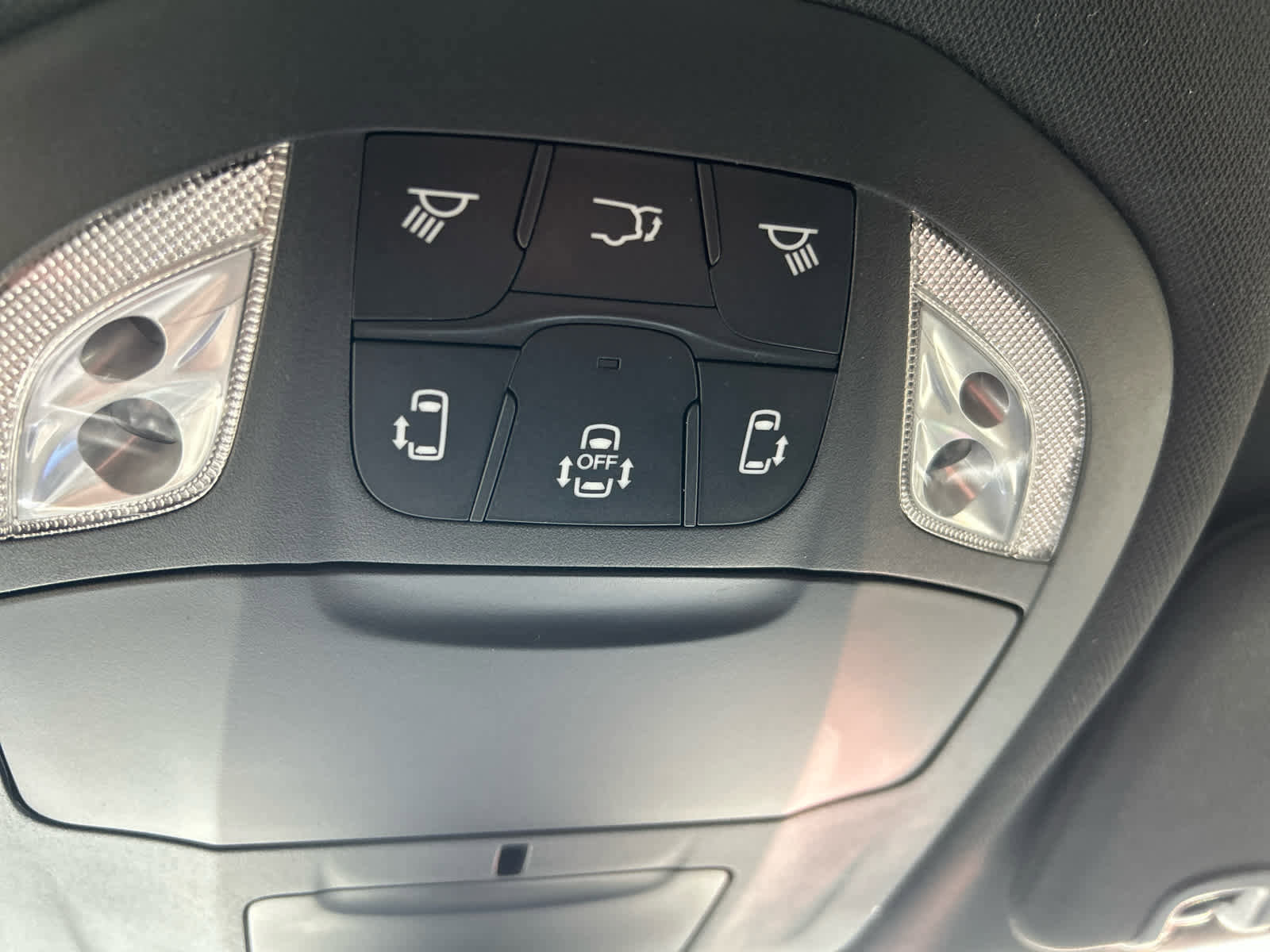 Used 2025 Chrysler Pacifica Select FWD image 24