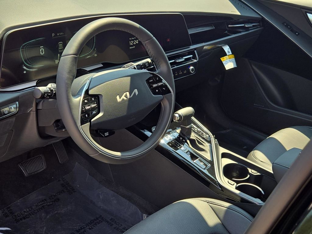 New 2025 Kia Niro SX image 17
