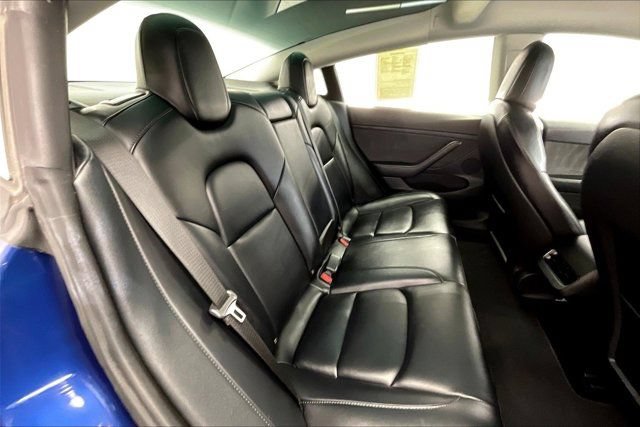Used 2022 Tesla Model 3 Long Range AWD/4WD image 17