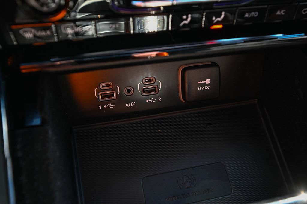 Used 2022 Jeep Grand Cherokee L Limited w/ Luxury Tech Group II image 38