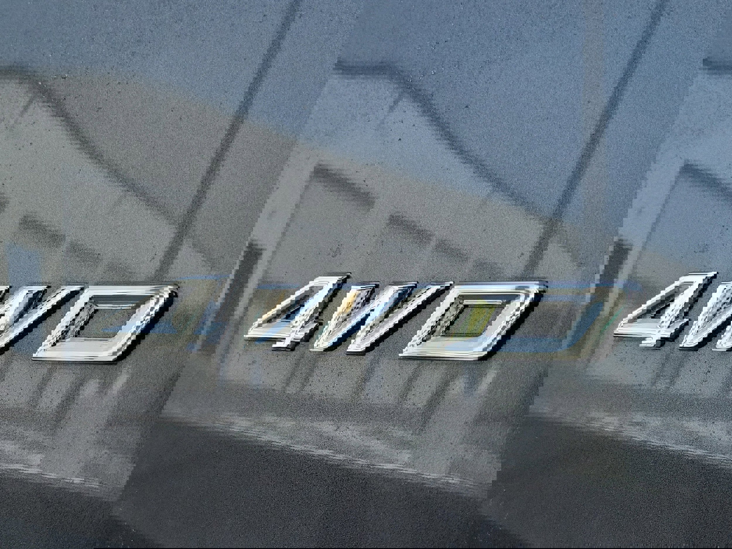 Used 2023 Ford Explorer XLT w/ Equipment Group 202A image 6