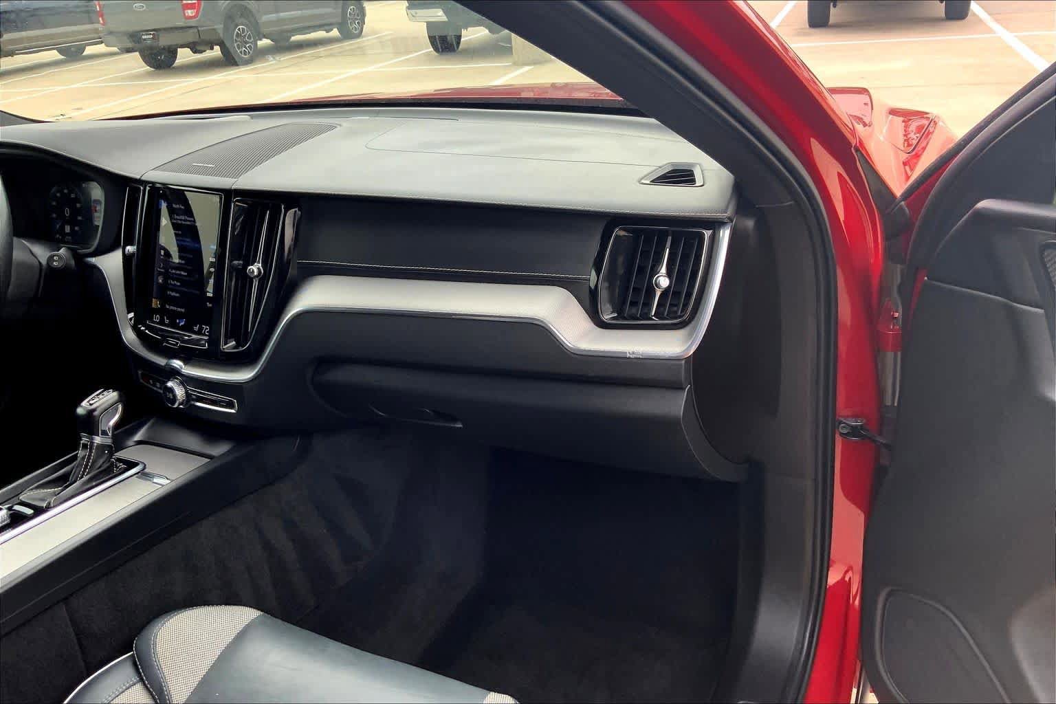 Used 2021 Volvo XC60 T5 R-Design w/ Advanced Package FWD image 19