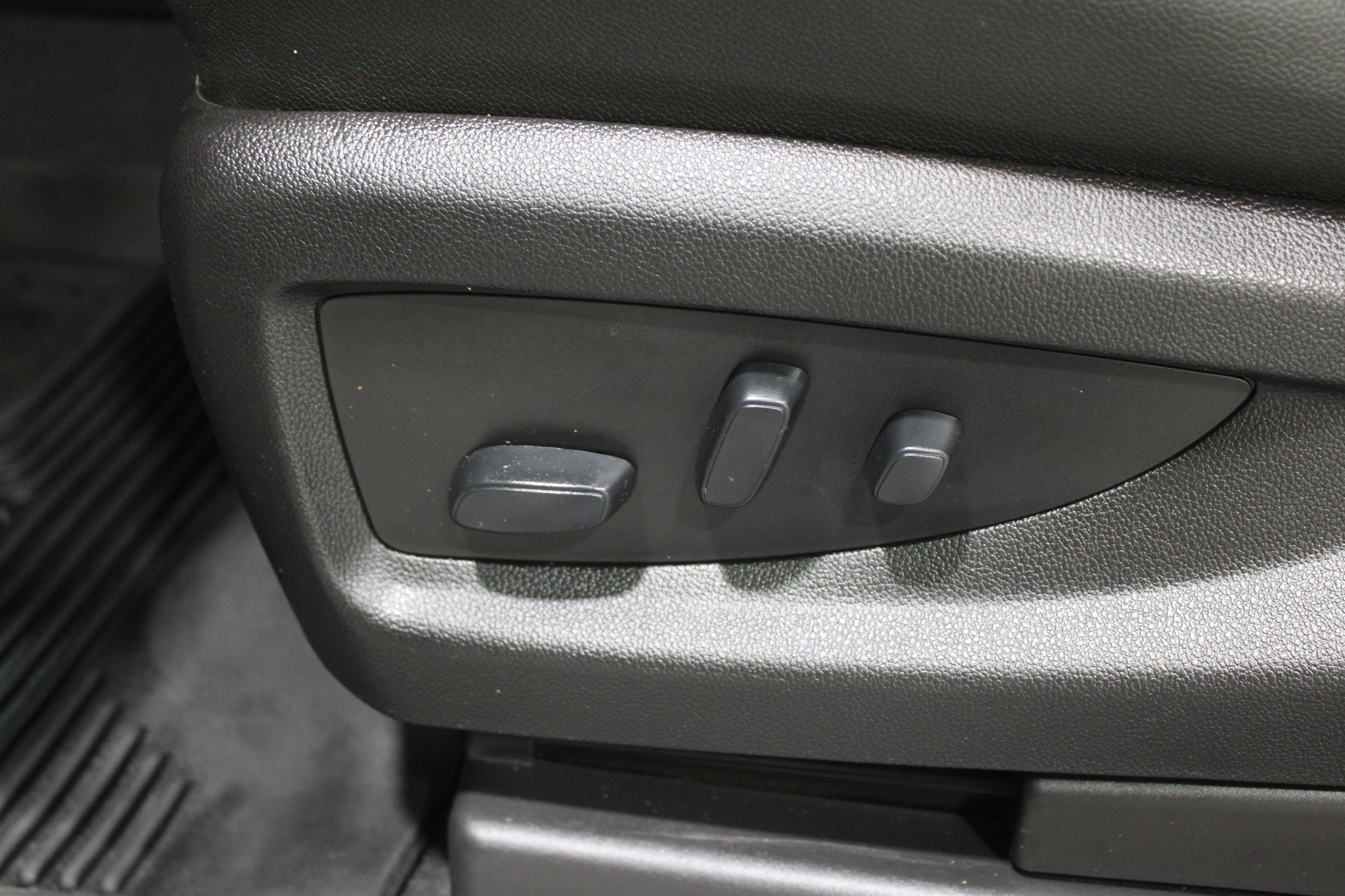 Used 2018 GMC Sierra 1500 SLT w/ SLT Premium Package image 4