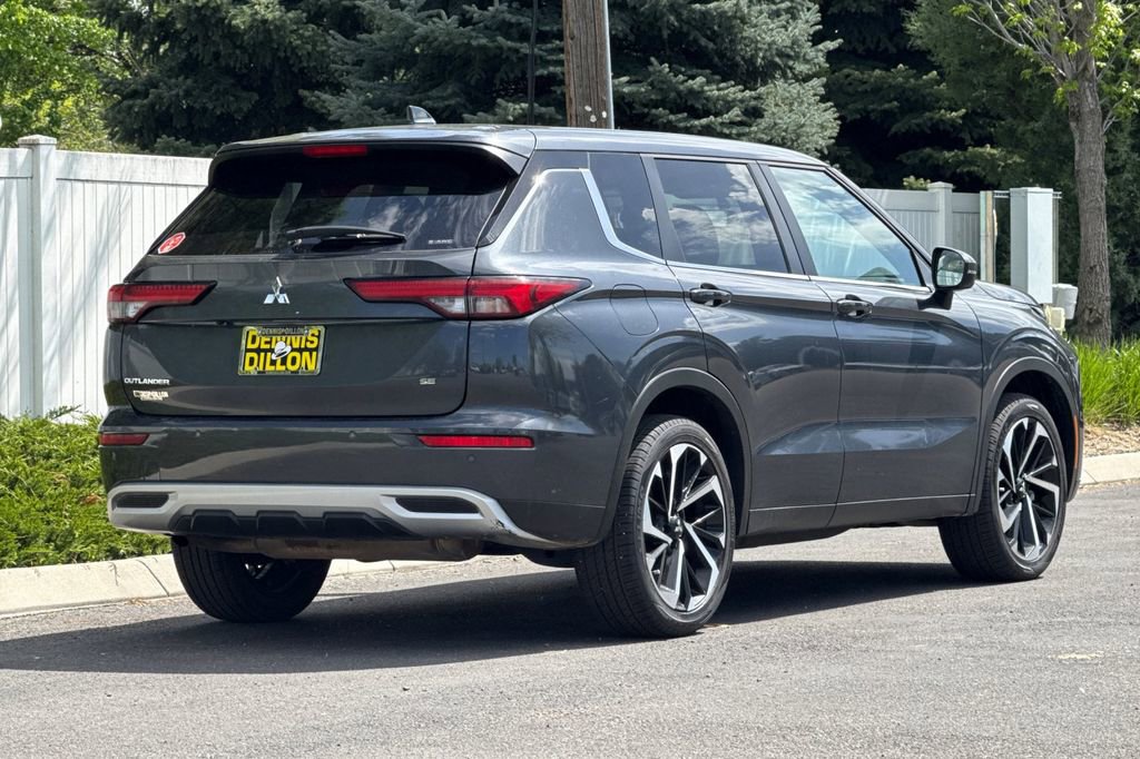 Used 2024 Mitsubishi Outlander SE AWD/4WD image 4