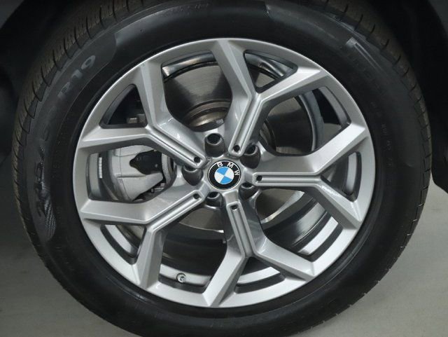 Used 2025 BMW X4 xDrive30i AWD/4WD image 12