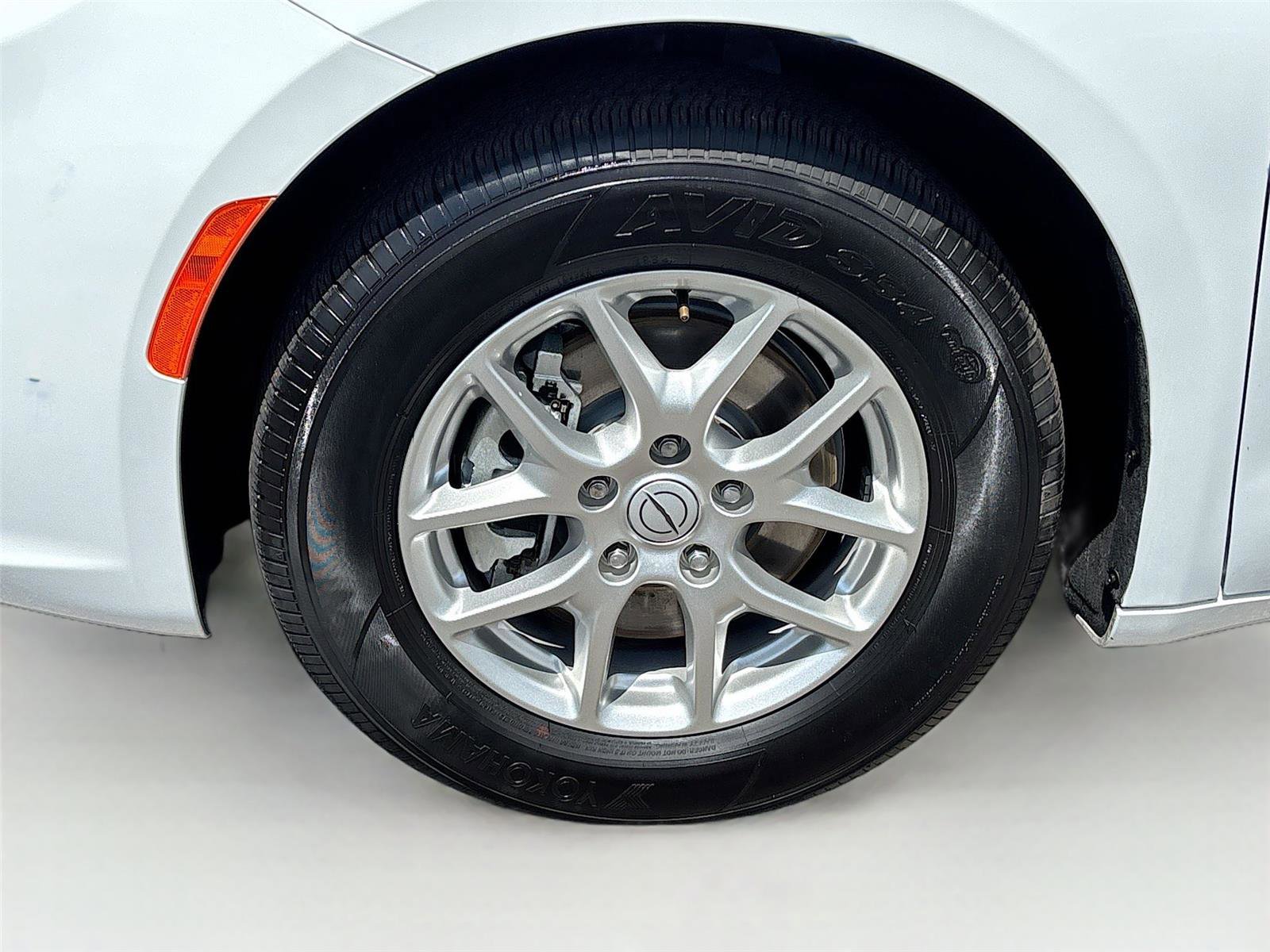 Used 2025 Chrysler Pacifica Select FWD image 30