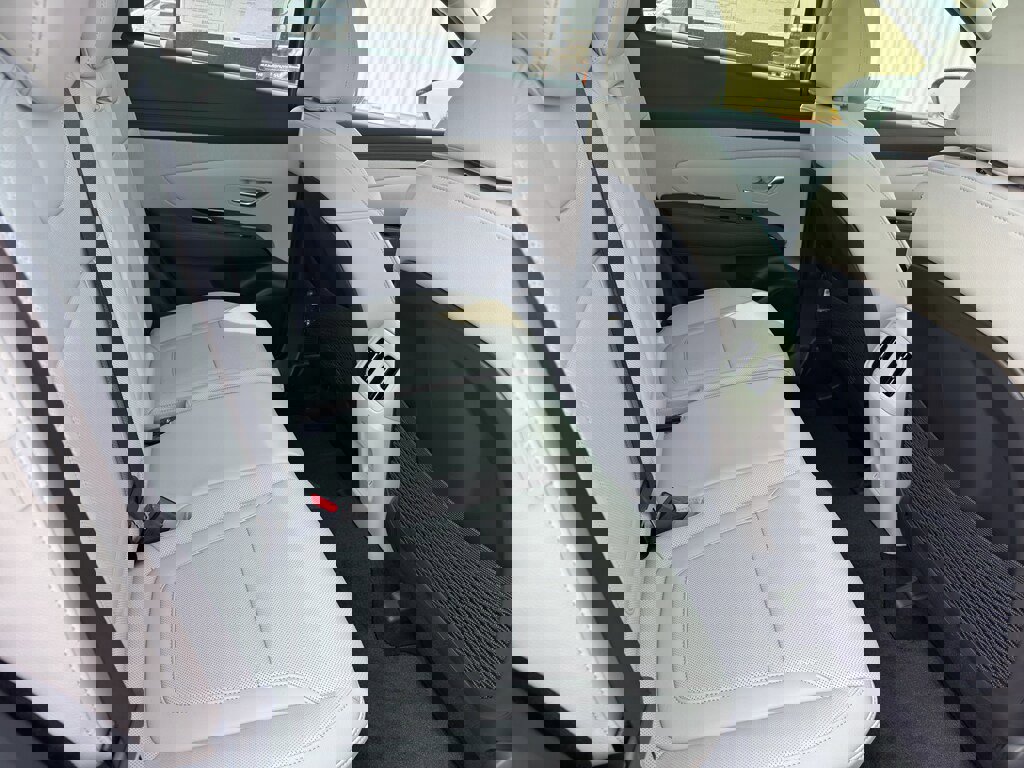 New 2025 Hyundai Tucson Limited image 19