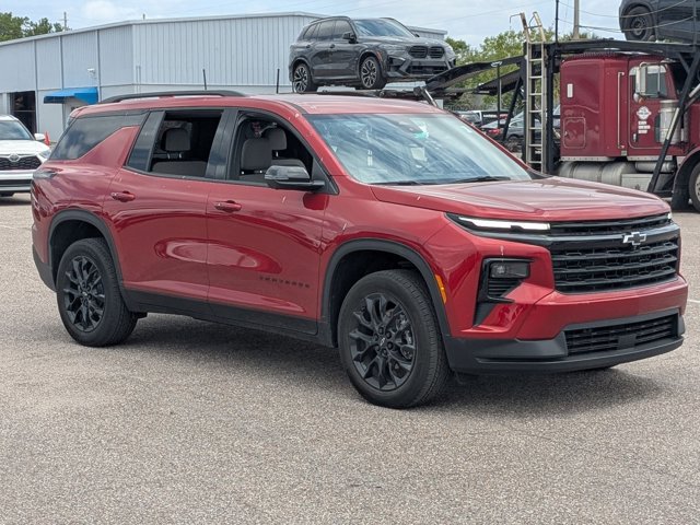 Used 2024 Chevrolet Traverse LT w/ Midnight/Sport Edition image 3