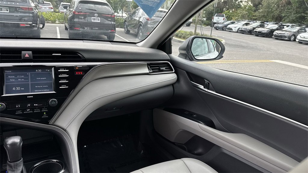 Used 2020 Toyota Camry SE image 16