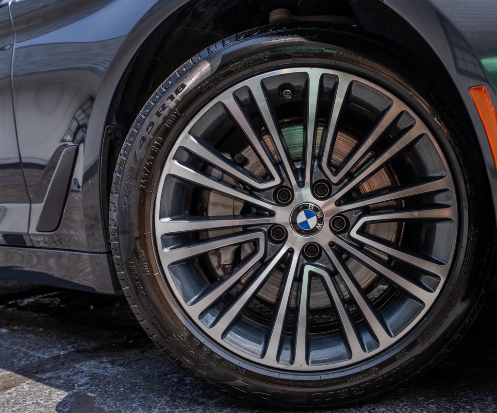 Used 2019 BMW 530i w/ Convenience Package RWD image 13