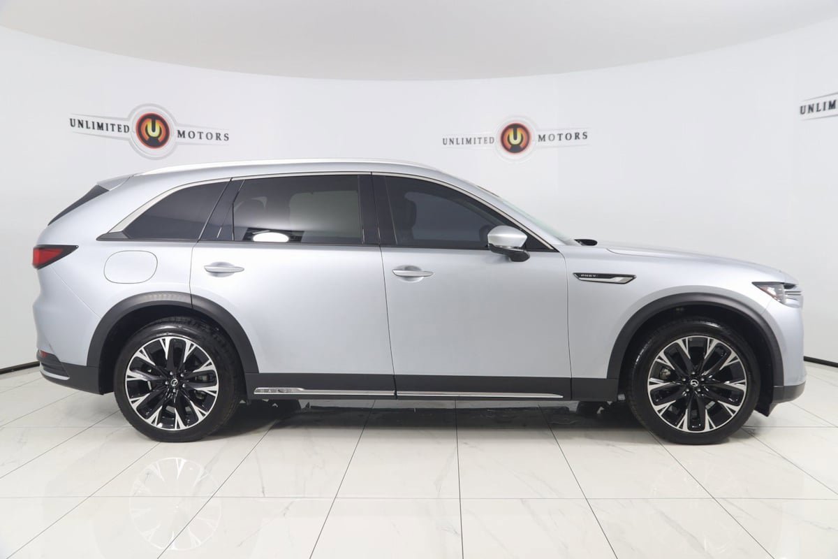 Used 2024 MAZDA CX-90 Plug-In Hybrid w/ Premium Pkg image 2