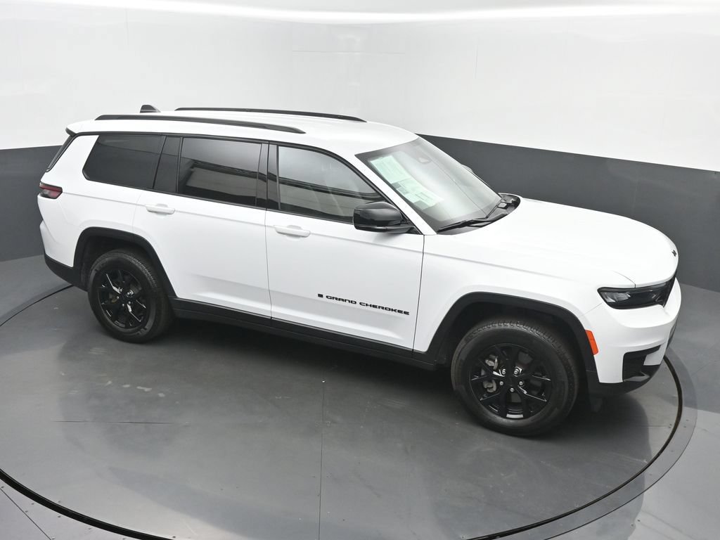 Used 2025 Jeep Grand Cherokee L Laredo AWD/4WD image 45
