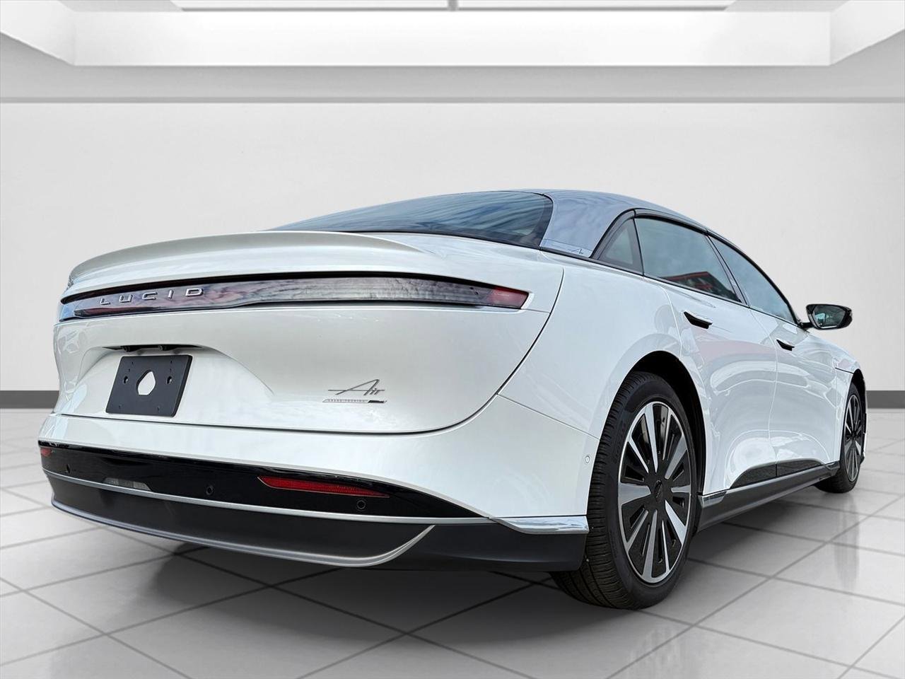 Used 2023 Lucid Air Grand Touring image 6