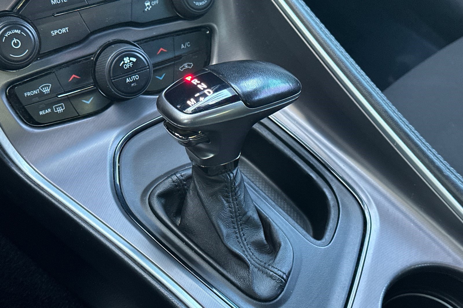 Used 2019 Dodge Challenger SXT image 16