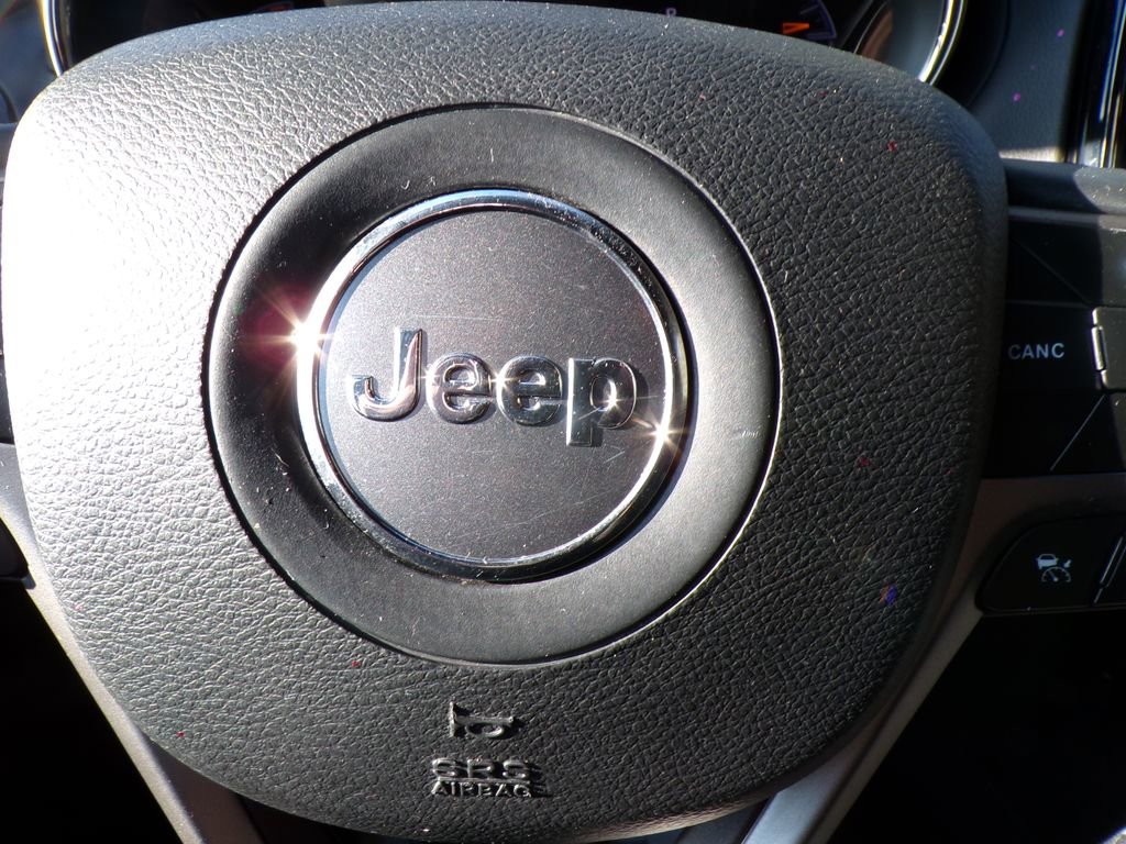 Used 2020 Jeep Grand Cherokee High Altitude AWD/4WD image 32