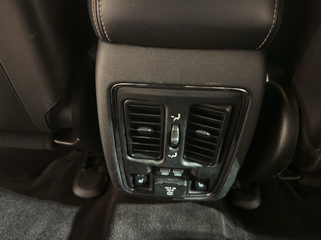 Used 2016 Jeep Grand Cherokee Limited w/ Luxury Group II AWD/4WD image 26