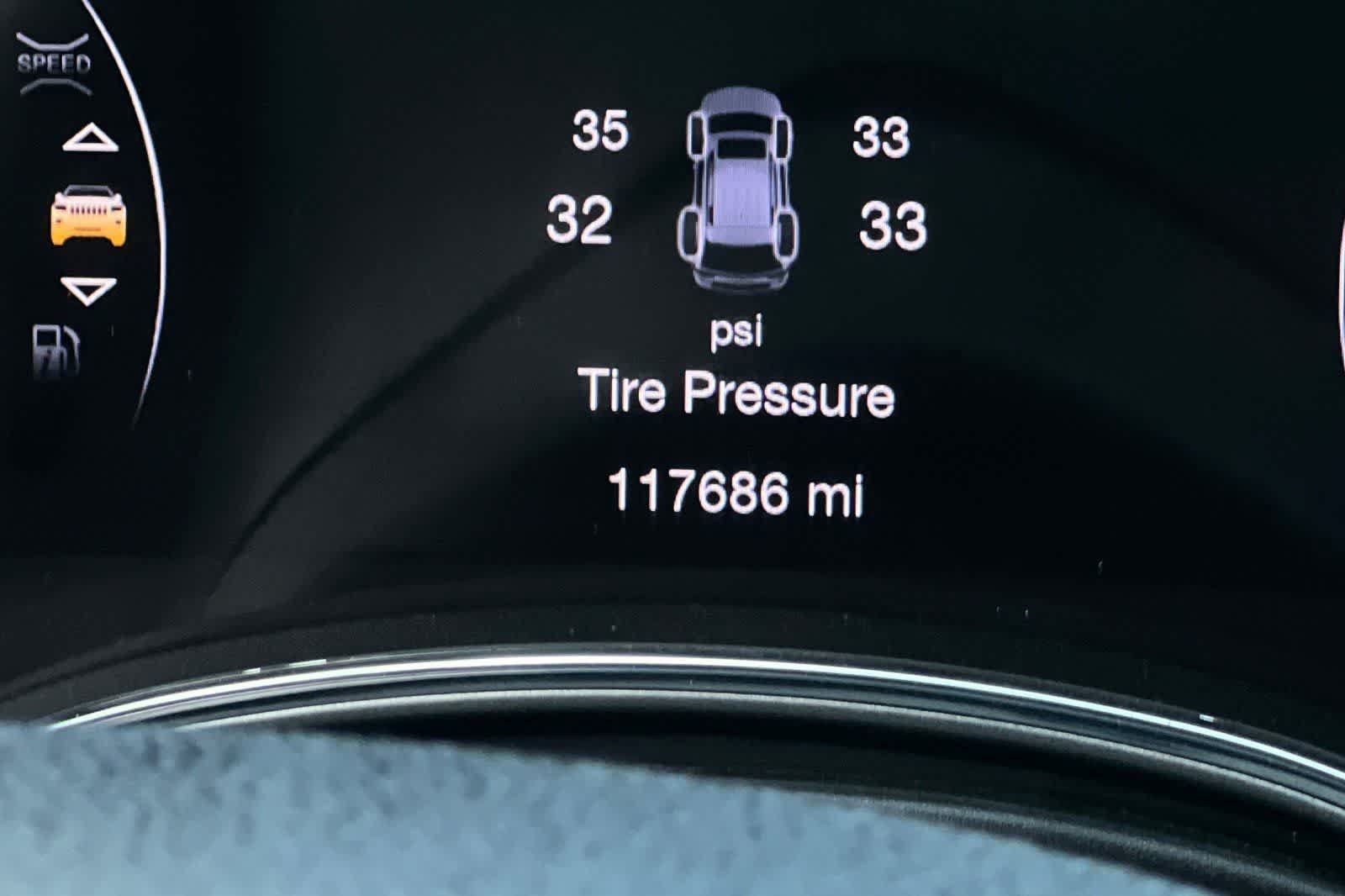 Used 2018 Jeep Grand Cherokee Altitude RWD image 26