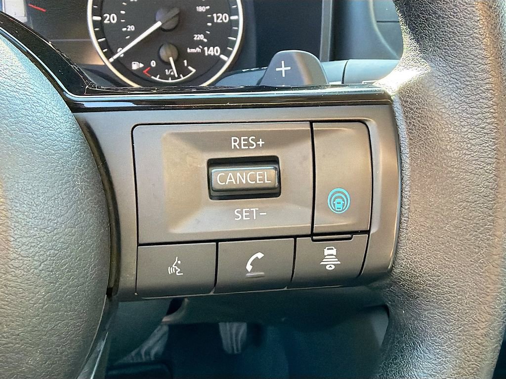 Used 2023 Nissan Rogue SV image 38