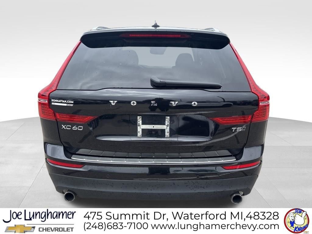 Used 2018 Volvo XC60 T5 Momentum w/ Convenience Package image 4