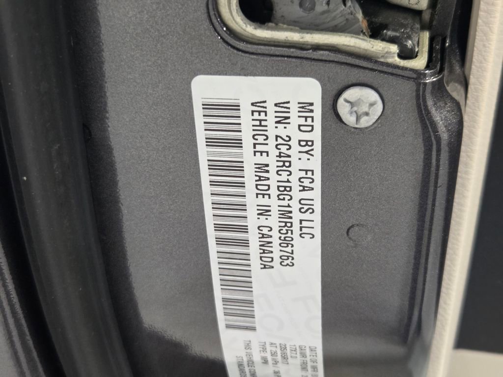 Used 2021 Chrysler Pacifica Touring-L FWD image 27