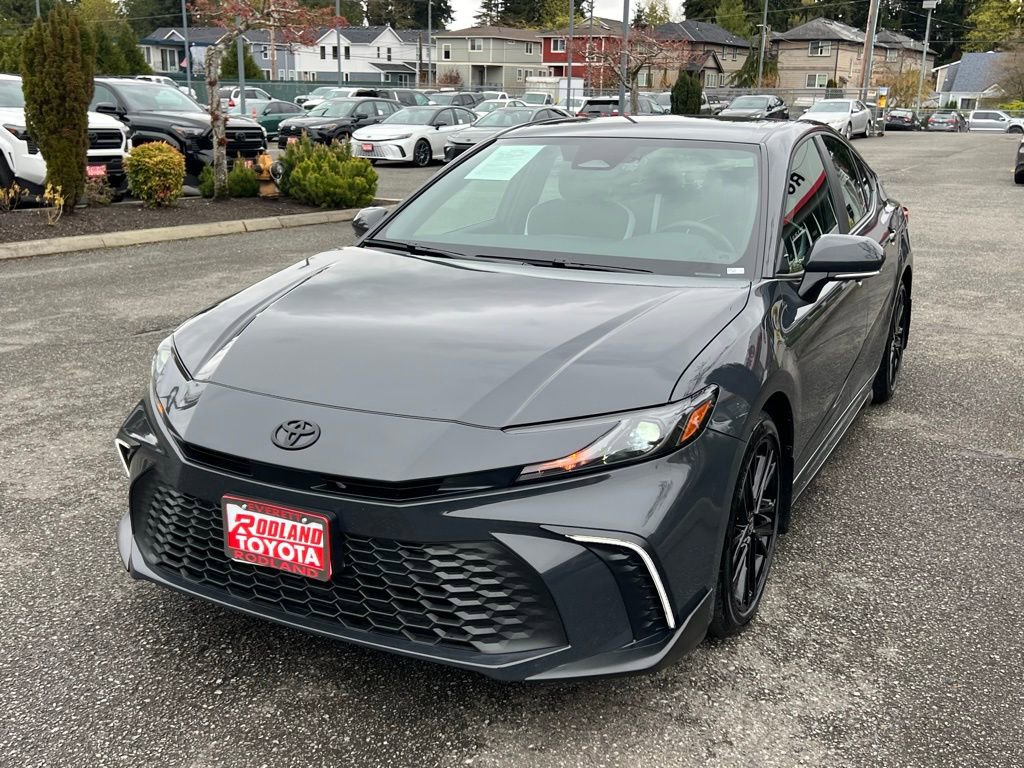 Used 2026 Toyota Camry SE w/ Convenience Package FWD image 4