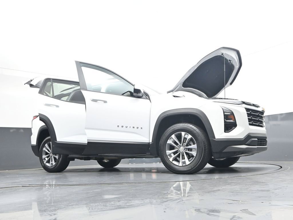Used 2025 Chevrolet Equinox LT w/ Convenience Package II FWD image 47