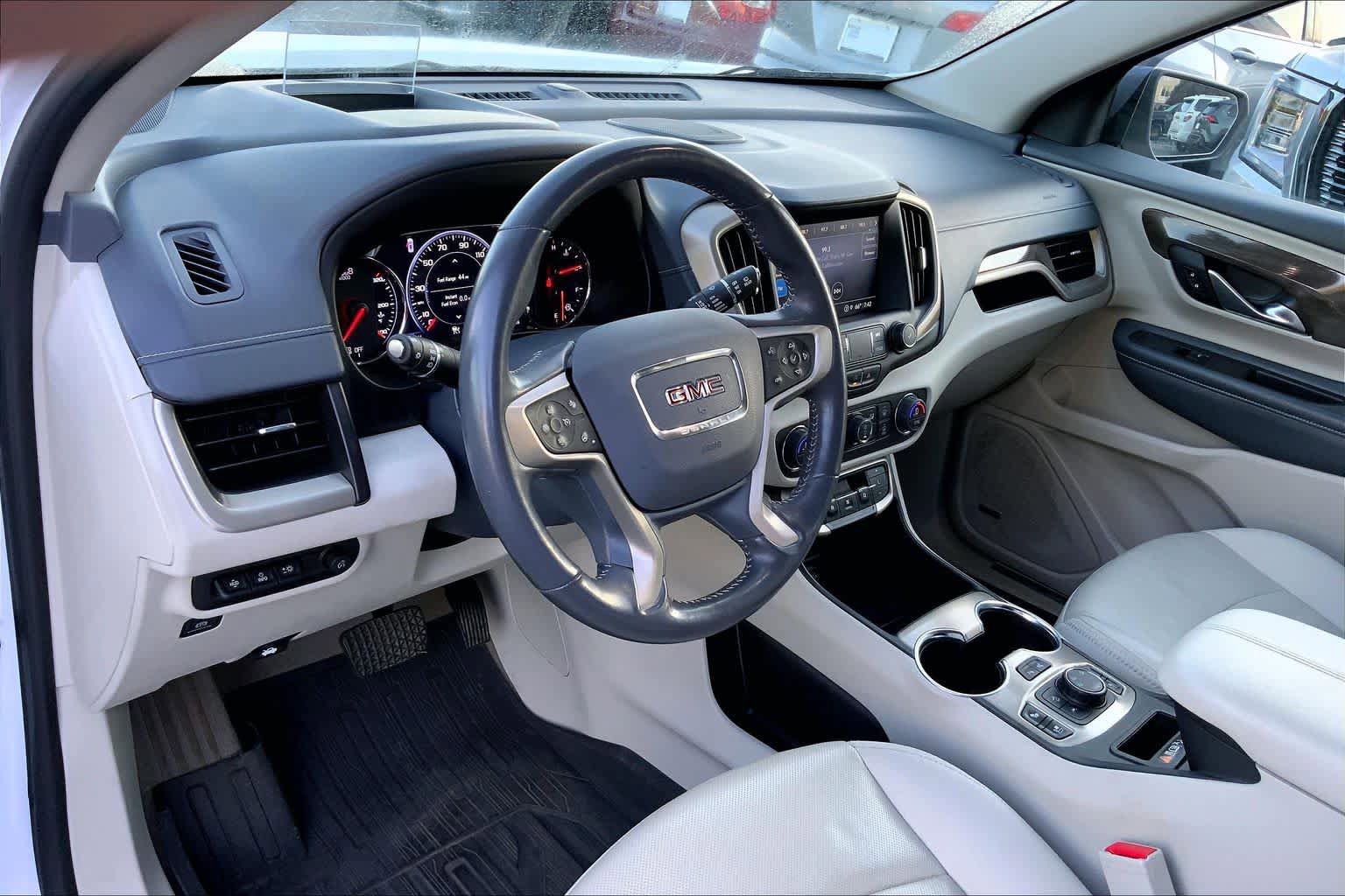 Used 2022 GMC Terrain Denali w/ Denali Premium Package AWD/4WD image 17