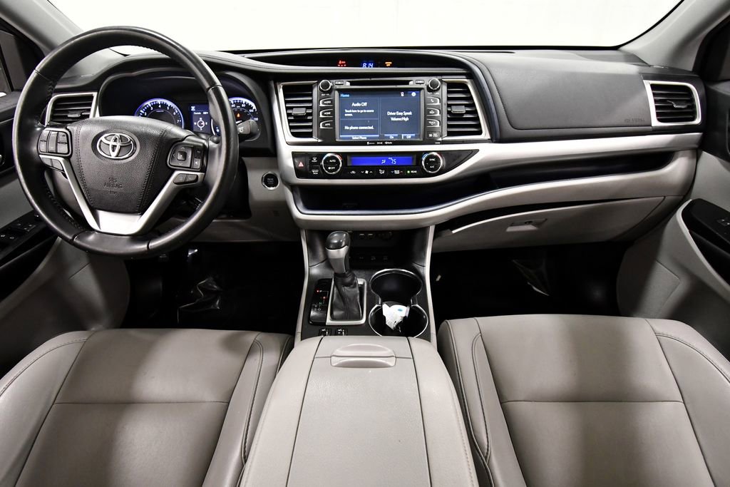 Used 2019 Toyota Highlander XLE w/ Protection Package #3 AWD/4WD image 3