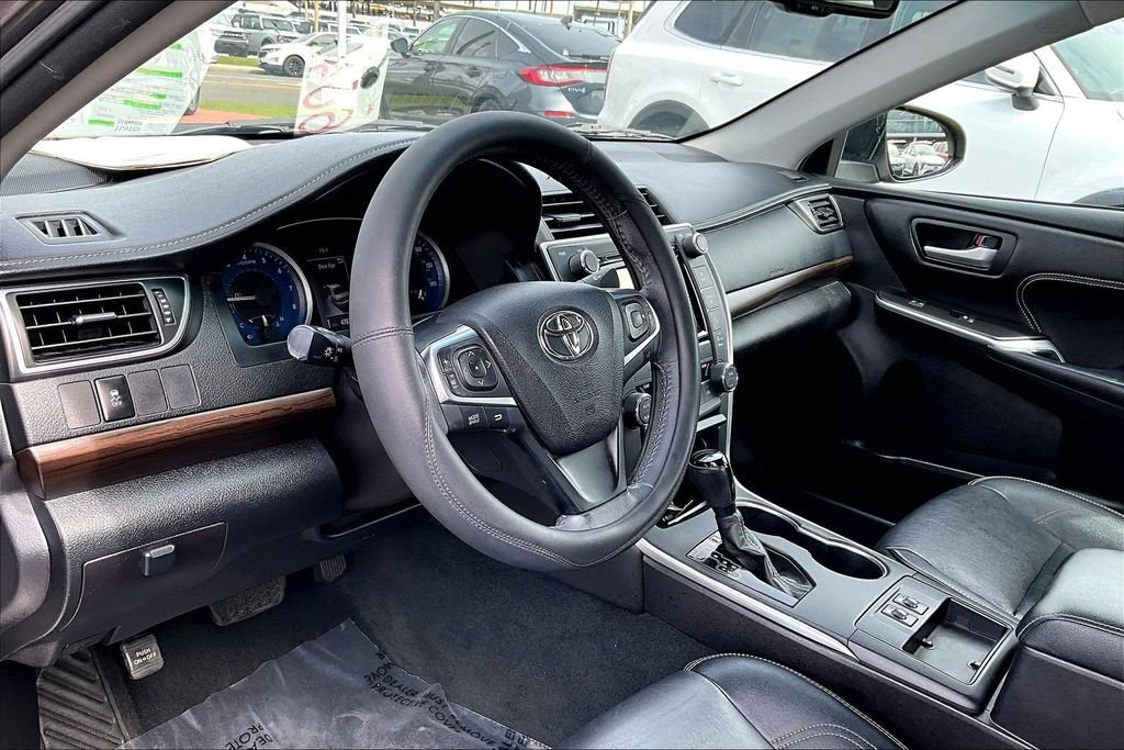 Used 2017 Toyota Camry XLE FWD image 9