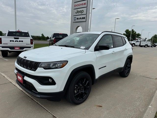 New 2026 Jeep Compass Latitude AWD/4WD image 3