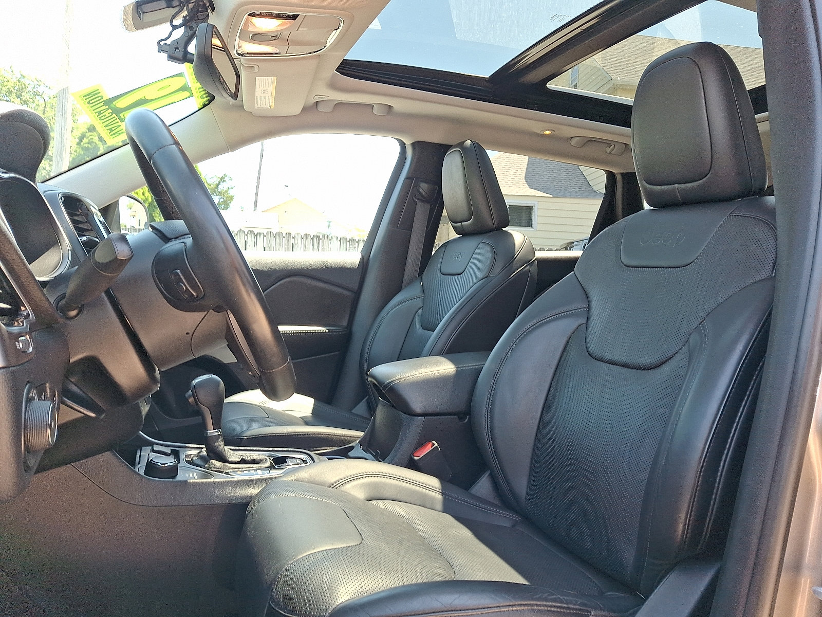 Used 2019 Jeep Cherokee Limited image 13