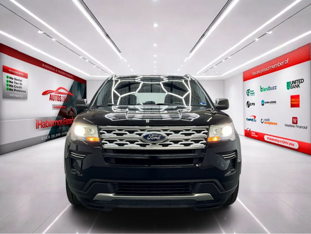 Used 2019 Ford Explorer XLT FWD image 2