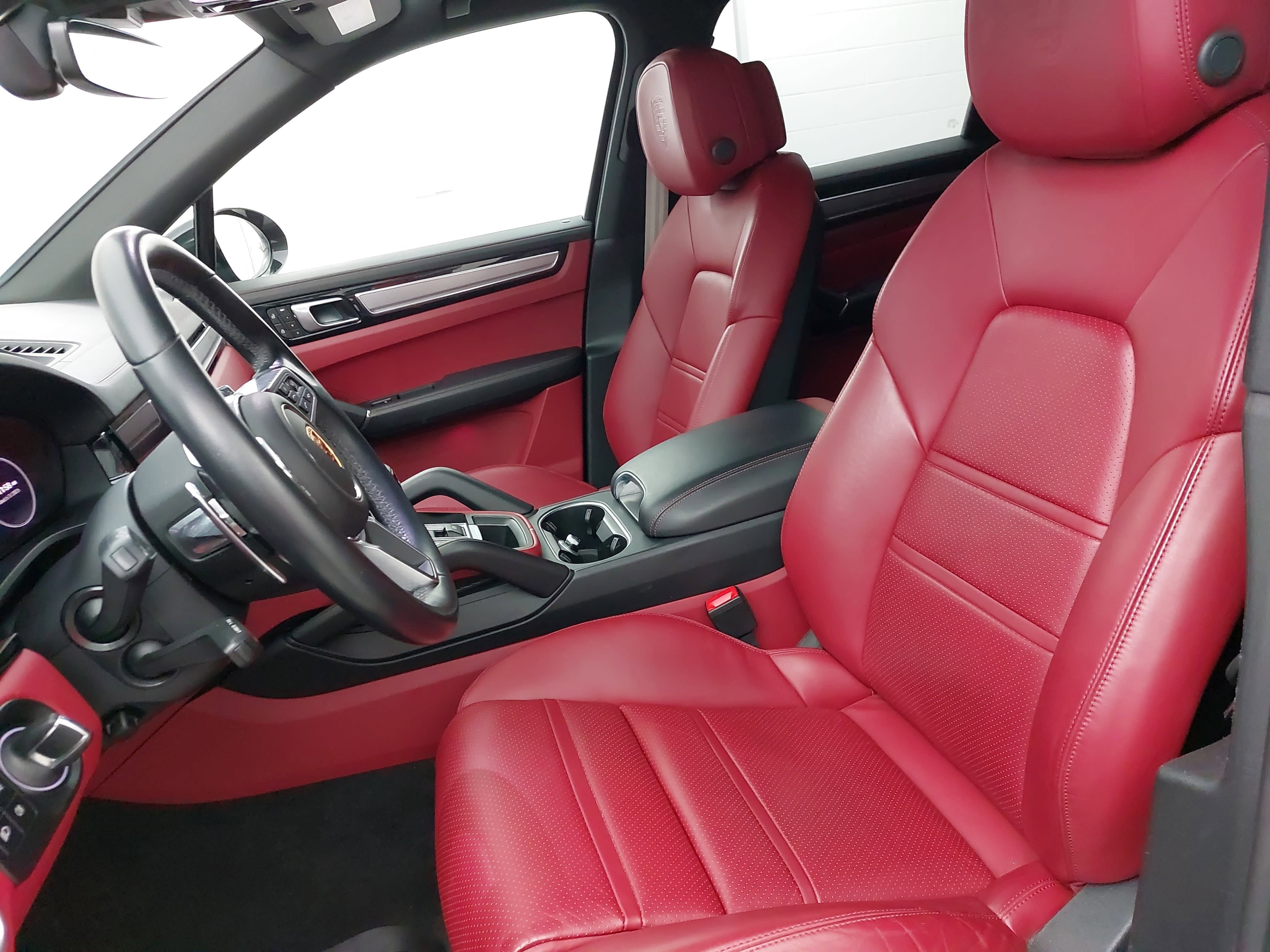Certified 2023 Porsche Cayenne Platinum Edition AWD/4WD image 17