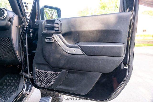 Used 2017 Jeep Wrangler Unlimited Rubicon w/ Connectivity Group AWD/4WD image 60
