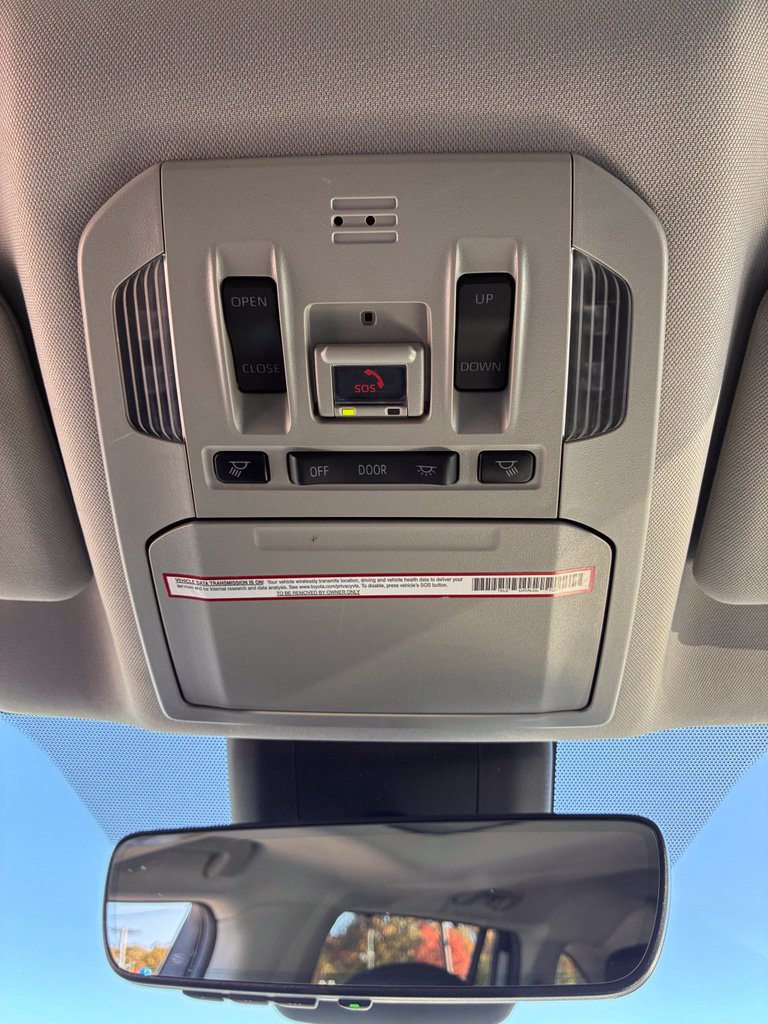 Used 2021 Toyota Highlander XLE AWD/4WD image 44