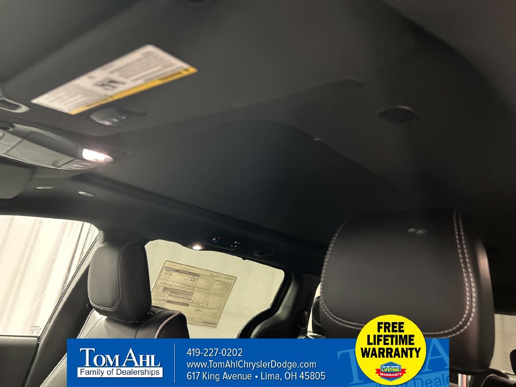New 2027 Chrysler Pacifica Limited FWD image 20