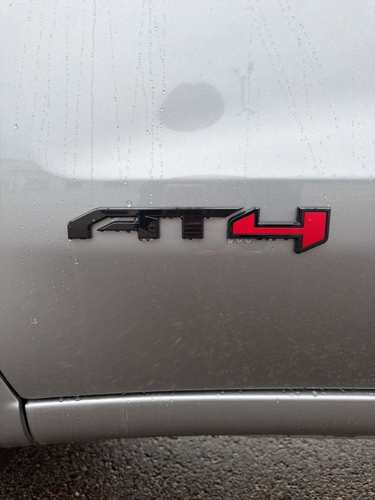 New 2026 GMC Sierra 1500 AT4 w/ LPO, Black Badging Package AWD/4WD image 9