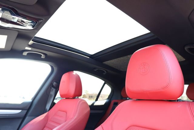 Used 2024 Alfa Romeo Stelvio Veloce image 24