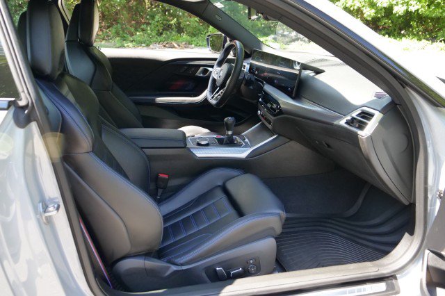 Used 2025 BMW M2 w/ Lighting Package RWD image 46