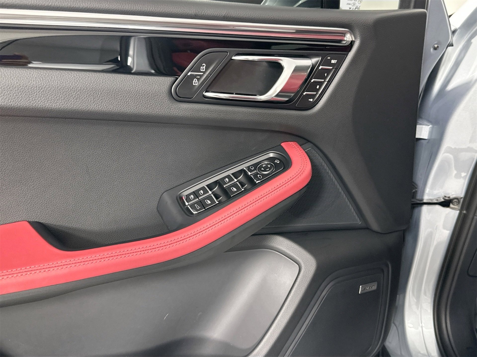 New 2026 Porsche Macan image 31