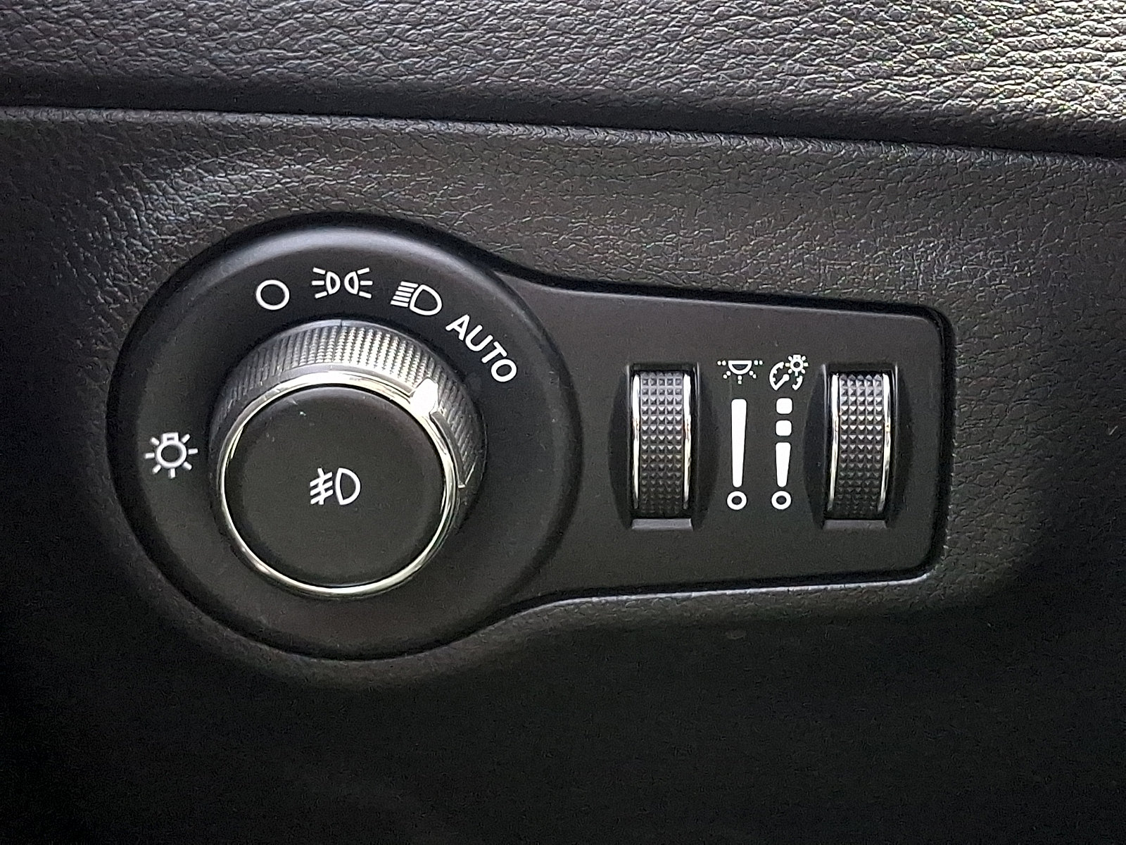 Used 2019 Jeep Compass Latitude FWD image 26